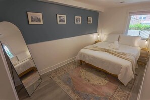 3 Schlafzimmer, Schreibtisch, Bügeleisen/Bügelbrett, Reisekinderbett