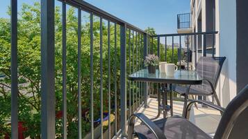 Apartment, 2 Bedrooms, Balcony | Terrace/patio