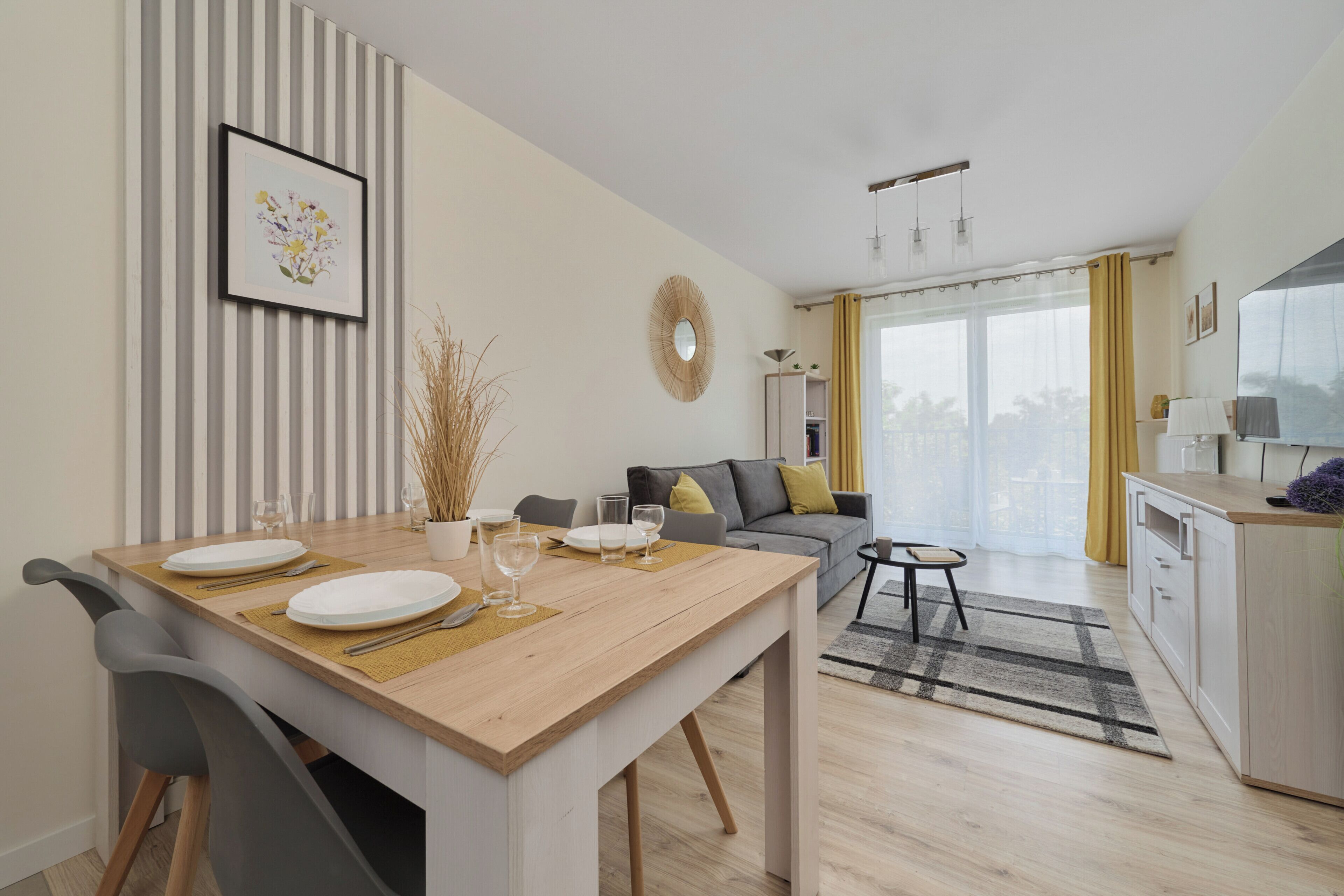 Apartment, 2 Bedrooms, Balcony | 2 bedrooms, individually decorated, bed sheets