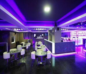 Bar (in der Unterkunft)