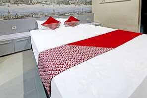 Deluxe Double Room - Hotel O Family Guest House Syariah (Tulungagung)