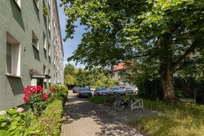 Property grounds - Wielicka 82A | Krakow | Bright Studio | Smart TV (Kraków)
