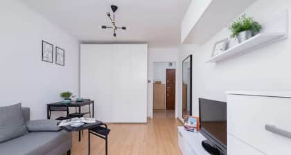 Bright Studio in Krakow | Smart TV | Quiet Neighborhood