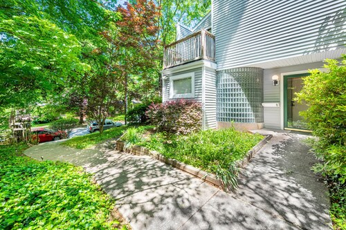 Loft 5 min from Duke