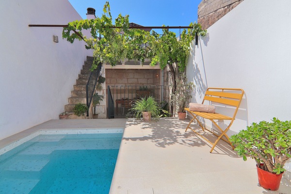 Holiday village house with private pool