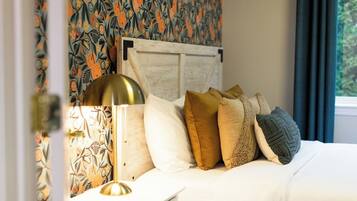 3 bedrooms, iron/ironing board, travel crib, WiFi