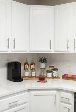 Interior - HotTub|Fire Pit|Outdoor Dining|EV Charger (East Wenatchee)