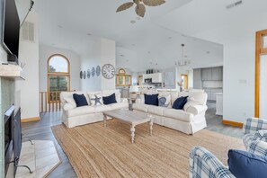 Smart TV, stereo - 1557 - Westover Sunset, Montery Shores Soundfront Home! (Corolla)