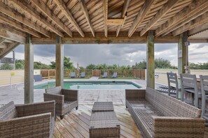 A heated pool - 1557 - Westover Sunset, Montery Shores Soundfront Home! (Corolla)