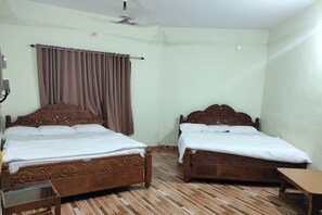 Deluxe Double Room | Free WiFi - Silver oak Dandeli (Joida)