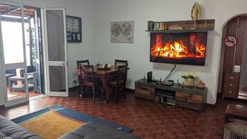 Smart TV, DVD player, books