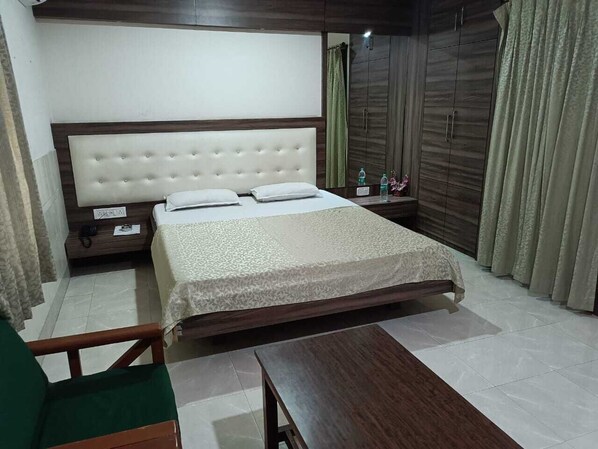 Business Room | In-room safe, desk, soundproofing, free WiFi - Hotel Orchid (Guwahati)