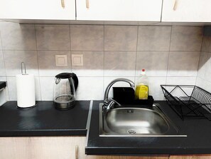 Fridge, oven, stovetop, toaster