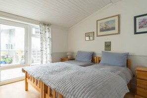 House, Multiple Beds | 3 bedrooms, free WiFi, bed sheets - Captivating 3-bed House in Kinvarra (Kinvara)