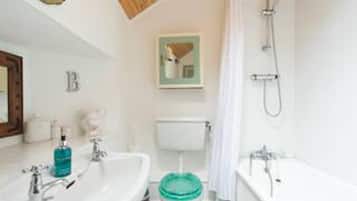 Ferienhaus, Mehrere Betten | Badezimmer | Dusche, Handtücher