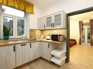 Microwave, dishwasher