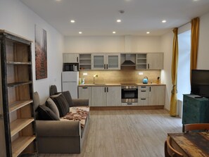 TV, fireplace, foosball - Nice apartment for 6 guests with WIFI, hot tub, TV and terrace (Jablonec Nad Nisou)