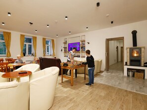 Games room - Nice apartment for 7 people with hot tub, WIFI and TV (Jablonec Nad Nisou)