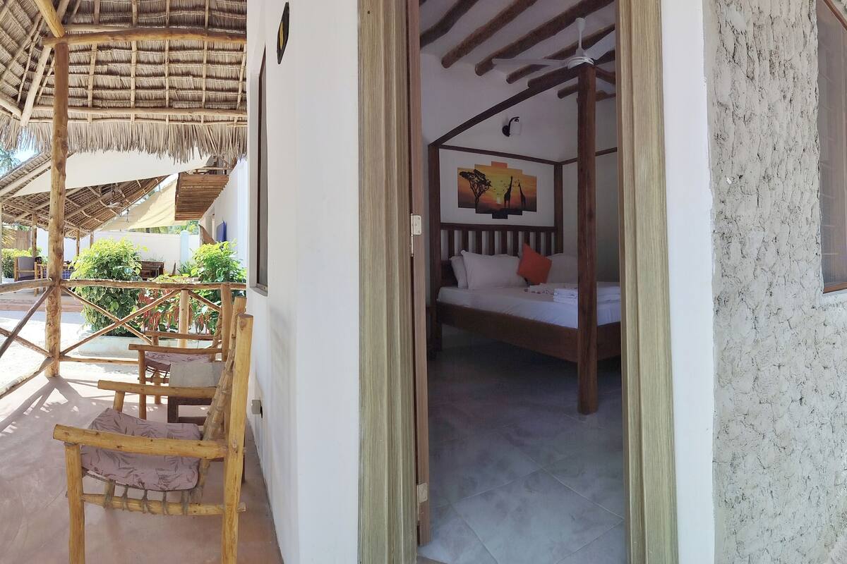 Minibar, free WiFi, bed sheets