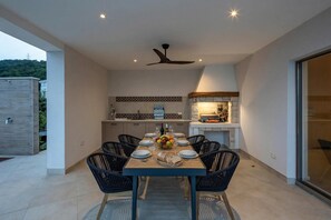 Outdoor dining - Luxury Villa Dana Indoor Pool and Sauna (Matulji)