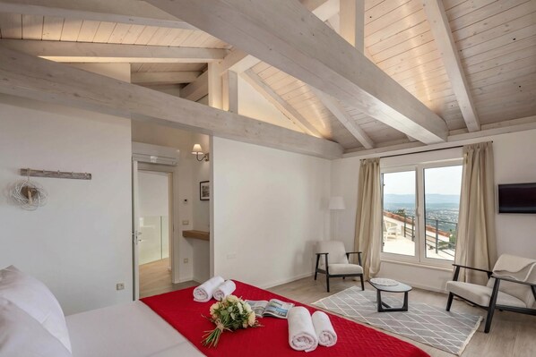 Family Villa, Multiple Bedrooms, Refrigerator & Microwave (Luxury Villa Dana Indoor Pool and)