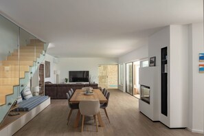 Family Villa, Multiple Bedrooms, Refrigerator & Microwave (Luxury Villa Dana Indoor Pool and) | Interior