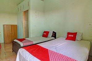 Economy Double Room | Laptop workspace, free WiFi, bed sheets