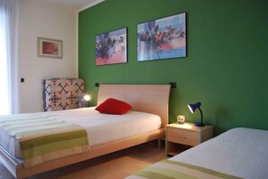 2 bedrooms - Holiday apartment with air conditioning, balcony and pool (Bibione)