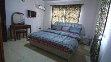 4 bedrooms, in-room safe, iron/ironing board, WiFi (free)