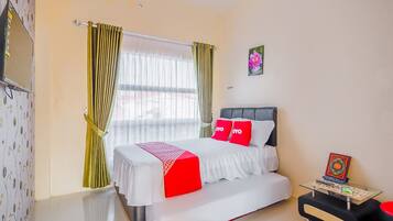 Standard Double Room | Free WiFi, bed sheets
