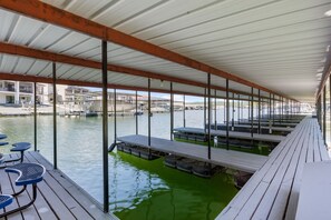 Marina - Our Cove Retreat - Perfect for Wave-Free Swimming, Tanning & Prime Location Fun! (Lake Ozark)