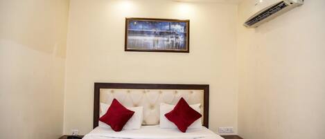 Free WiFi, bed sheets