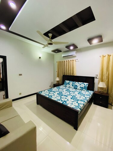 Luxe Retreat - Bahria Town