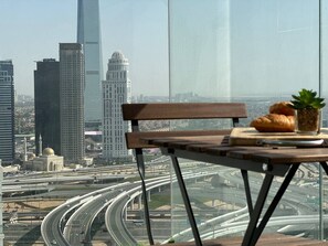 تناول الطعام بالخارج