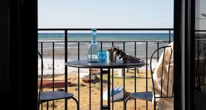 Tusa Bay. Enjoy the sun and sea at 1BR House a few Steps Away From the Beach