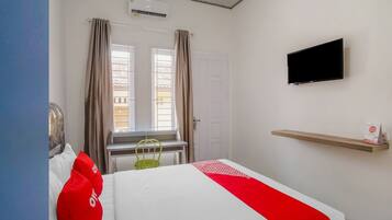 Phòng đôi Tiêu chuẩn | Bàn, khu vực làm việc phù hợp cho laptop