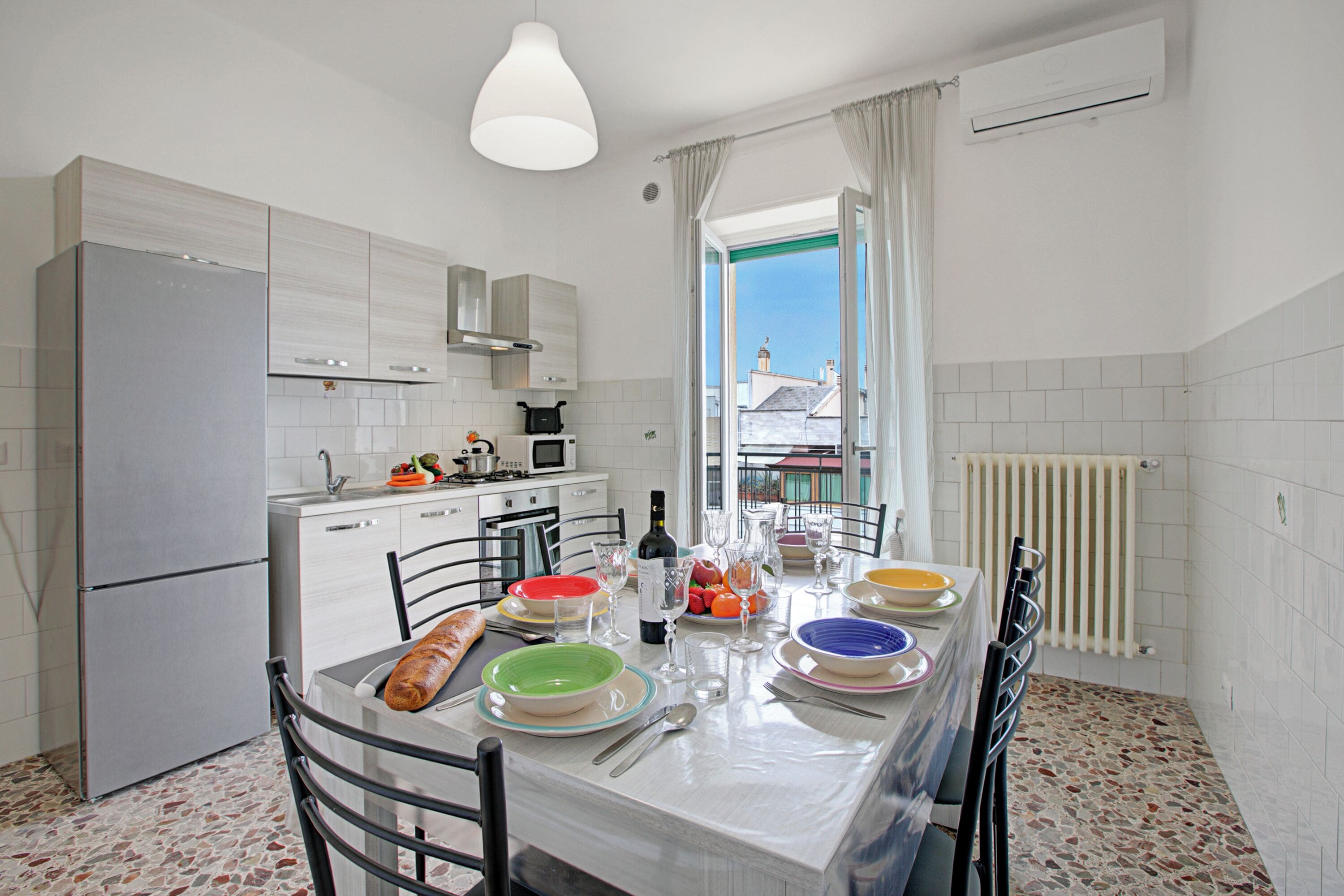 Appartamento familiare, camere multiple (Casa Ojala' in the center of) | Cucina privata | Frigorifero, microonde, forno, piano cottura