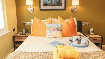 2 bedrooms, individually decorated, individually furnished, free WiFi