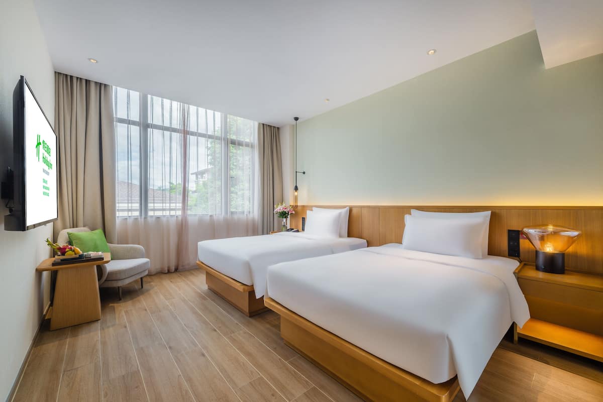 Standard Room, 2 Double Beds | 1 bedroom, bed sheets