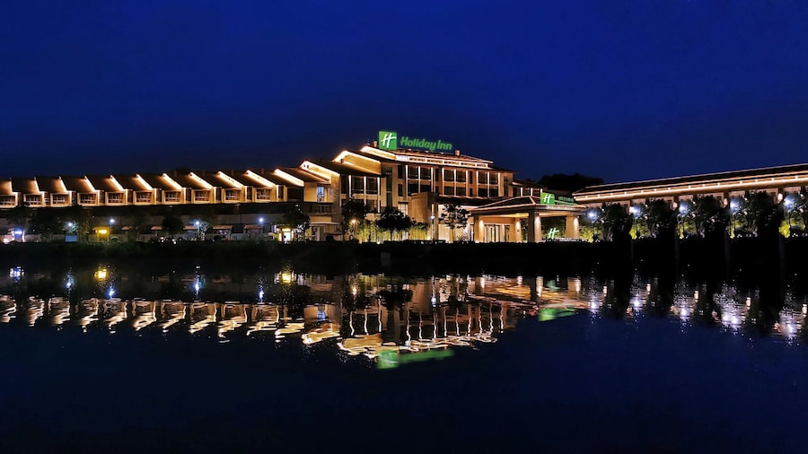 Holiday Inn Wuyi Mountain Water Village by IHG