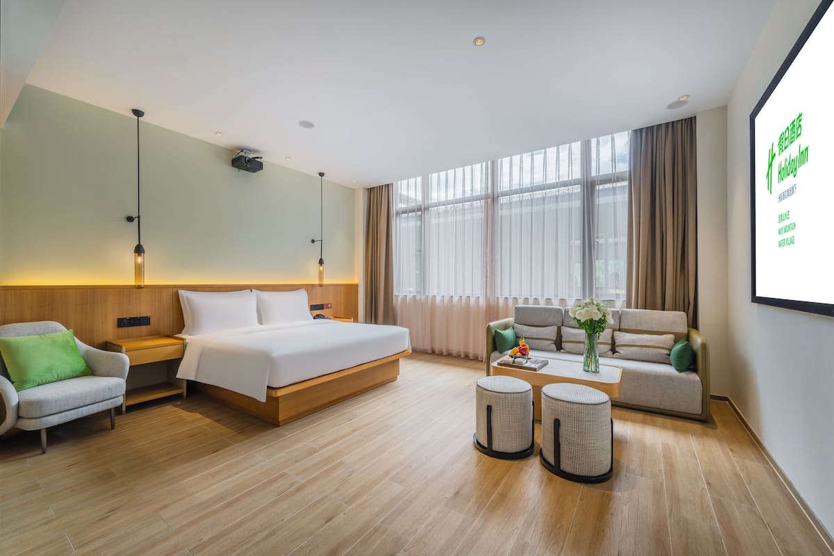 Premium Room, 1 King Bed | 1 bedroom, bed sheets