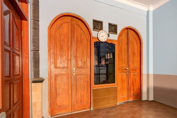 Lobby - Hotel O Guest House Parangtritis (Parangtritis)