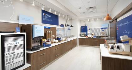 Holiday Inn Express and Suites Kernersville South by IHG