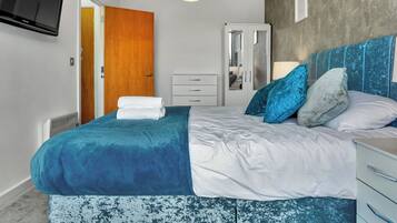 Apartment | 2 bedrooms, iron/ironing board, free WiFi, bed sheets