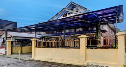 SPOT ON 92529 Penginapan Wisma Bintang Syariah Near MTs Al Ma'arif Kota Bangun