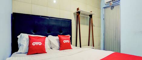 Standard Double Room | Free WiFi, bed sheets