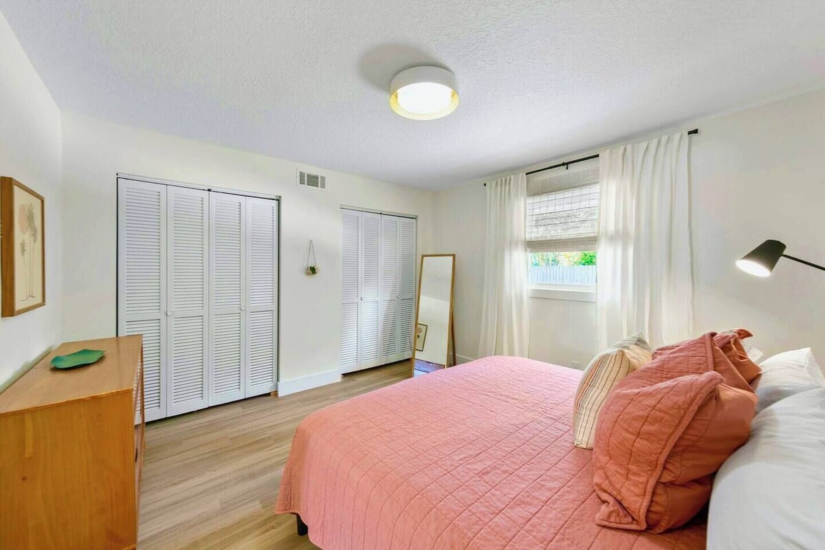 Photo 24 of Spacious cozy home between downtown & the beach!