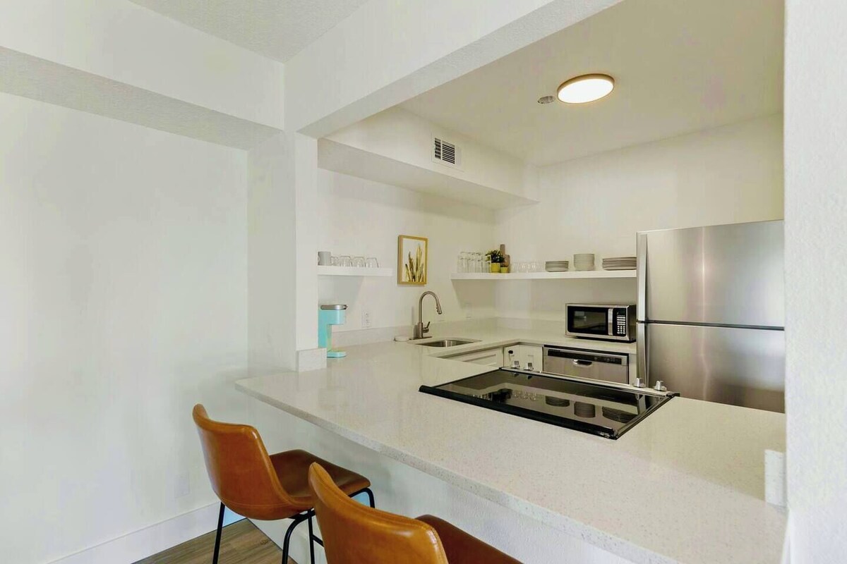 Photo 19 of Spacious cozy home between downtown & the beach!