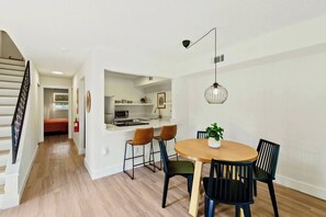 Dining - Beautiful home by the Bridge of Lions (St Augustine)