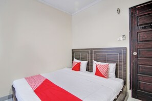 Deluxe Double Room - Hotel O Rosela House Syariah (Pekanbaru)